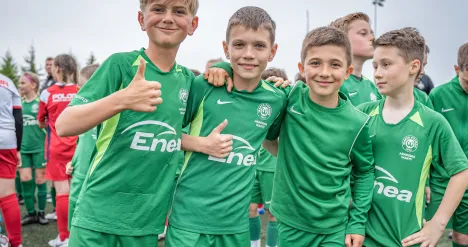 Dzieci trenujące w Warta Poznań